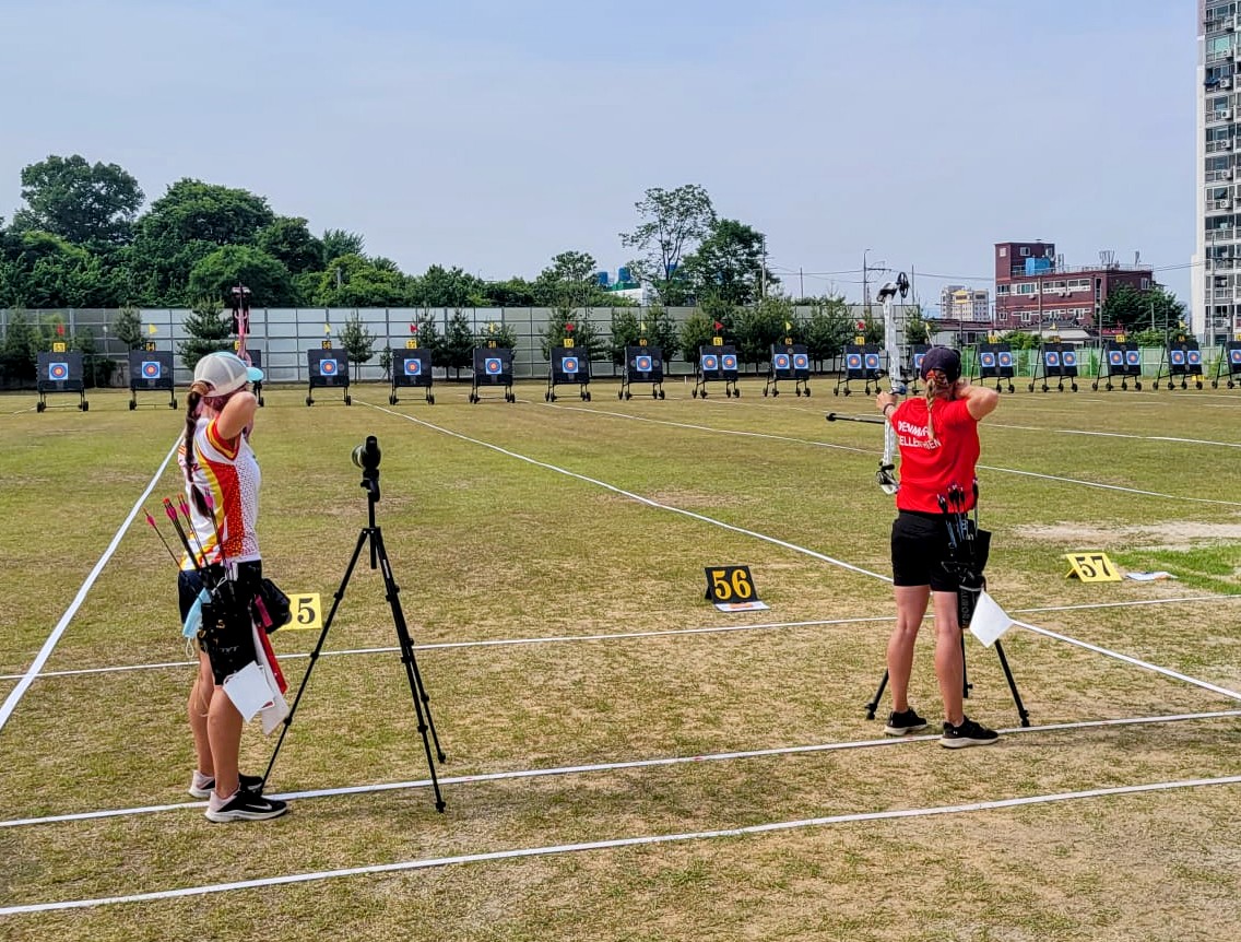 RFETA's tweet photo. #WCGwangju22

¡ANDREA, A SEMIFINALES!

Andrea Muñoz 145:144 Gellenthien 🇩🇰

Vaya eliminatorias que ha firmado hoy la júnior madrileña, que disputará las semifinales el próximo sábado a las 7:00 de la mañana contra Jaatma 🇪🇪.

¡Menudo temporadón lleva, ENHORABUENA!

#TeamRFETA https://t.co/LdwdNlOsN6