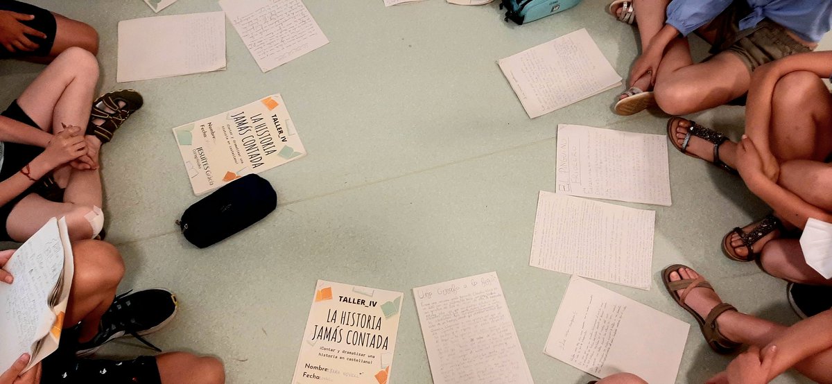 txellartacho's tweet photo. Ahora que hemos inventado nuestras historias, las compartimos para mejorarlas #espaisdecomunicació #conectores #lahistoriajamáscontada #PIN4 #JEGràcia #Kostka @JesuitesEdu https://t.co/2CD66TM1Ph