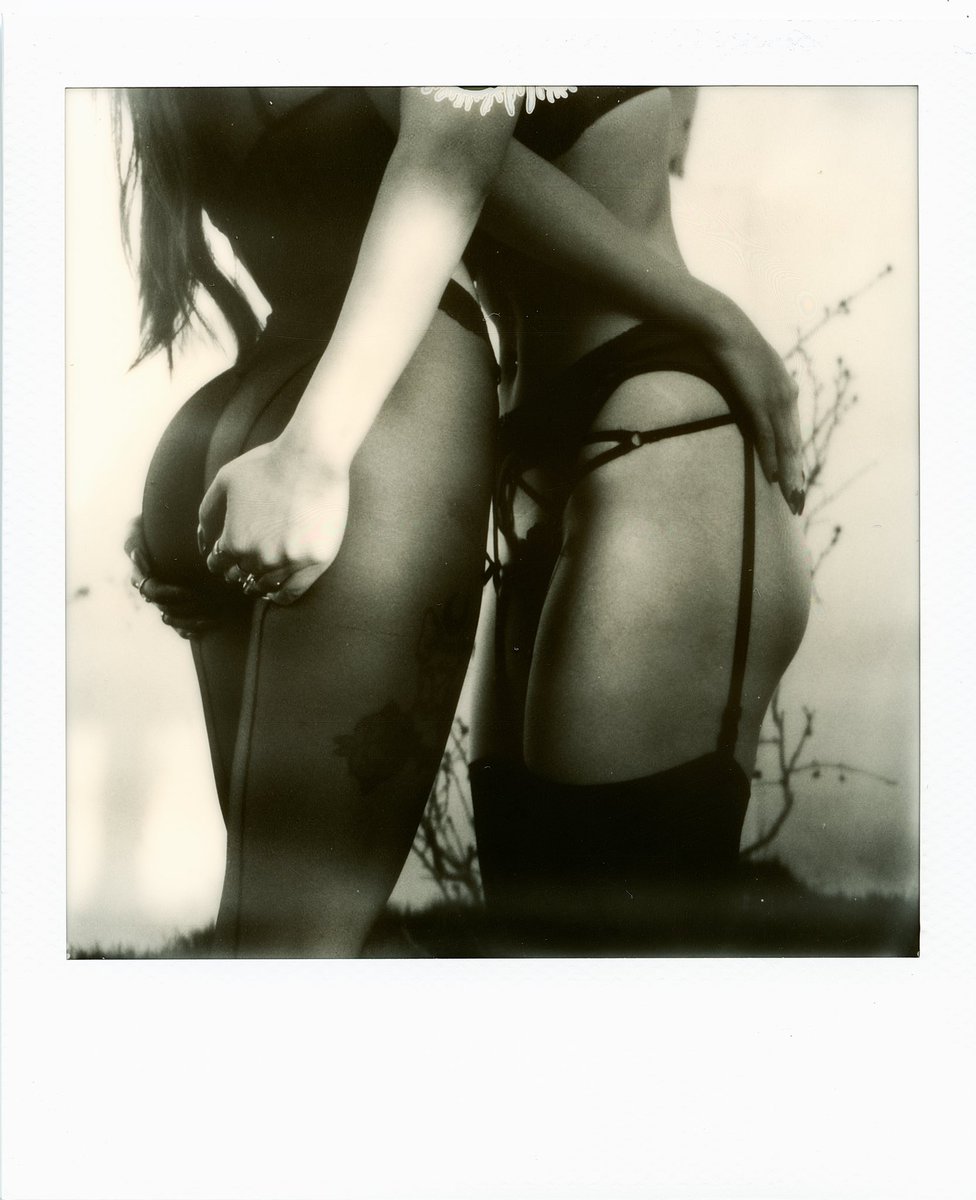 2

📷 by @Desperadooo6 

#girlskissgirls #loveislove https://t.co/cLyjh57KVi