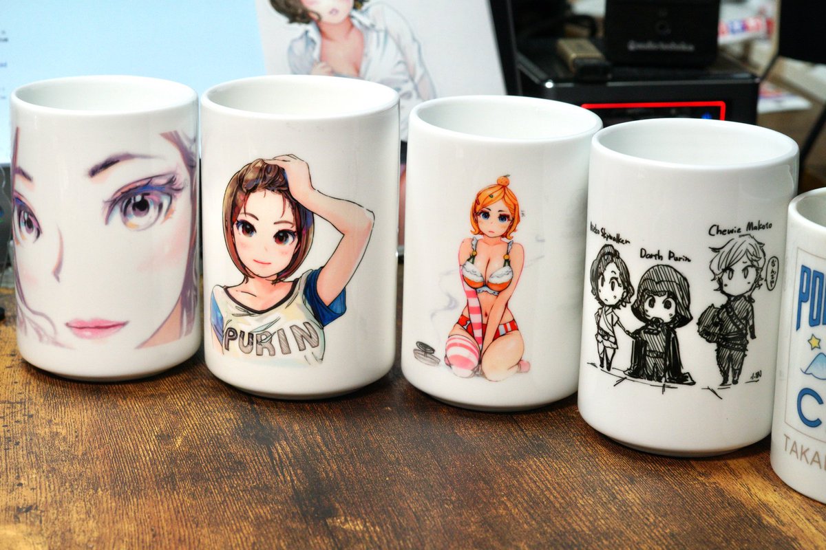 抱き枕カバー新作・再販に合わせて売り切れ中の湯呑みの再販も考えて中でござる。新作みえしゃーん湯呑みも一緒に作ろうかと思うッ。 