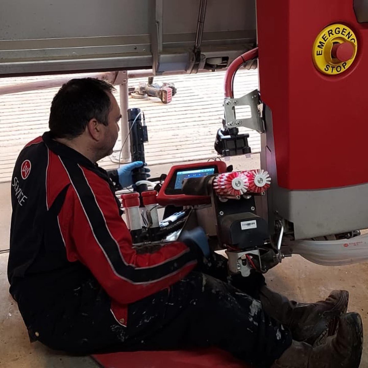 LelyHolsworthy's tweet photo. Our engineers are onsite in North Devon this week completing the commissioning of 3x Lely A5 robots ready for startup and milking next week.
#lely #startup #milkingrobots #lelydevonandcornwall #teamdairy #robotcommissioning #lelyastronaut #engineering #agriculturalengineering https://t.co/2JsFRIZ1iV