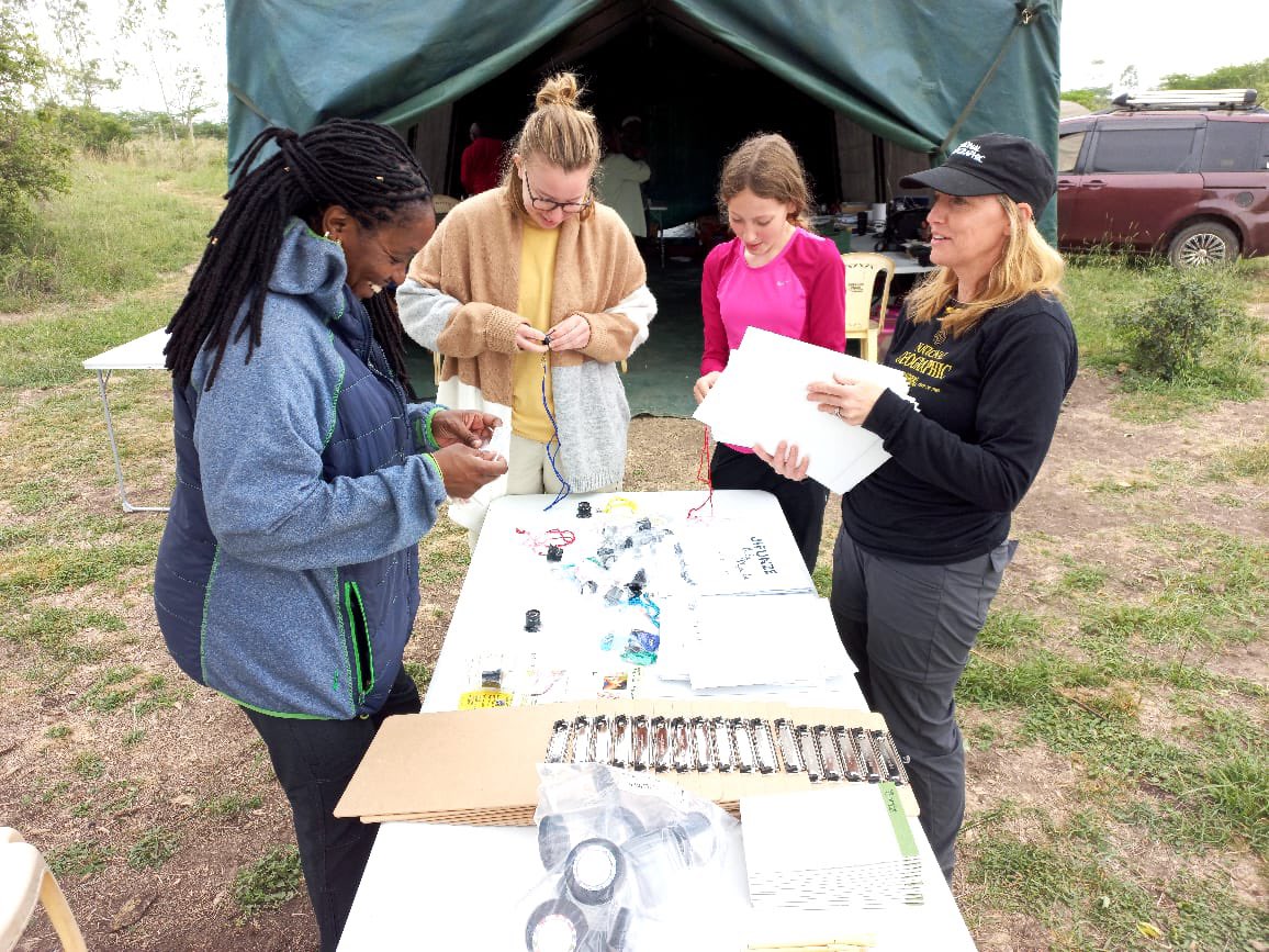 wildlifedirect's tweet image. Happening now! 16 teachers from different parts of Kenya attending the #Explorersmindset workshop facilitated by @kellkoll and @JPainterGeog at the Wildlife Warriors Field Lab!