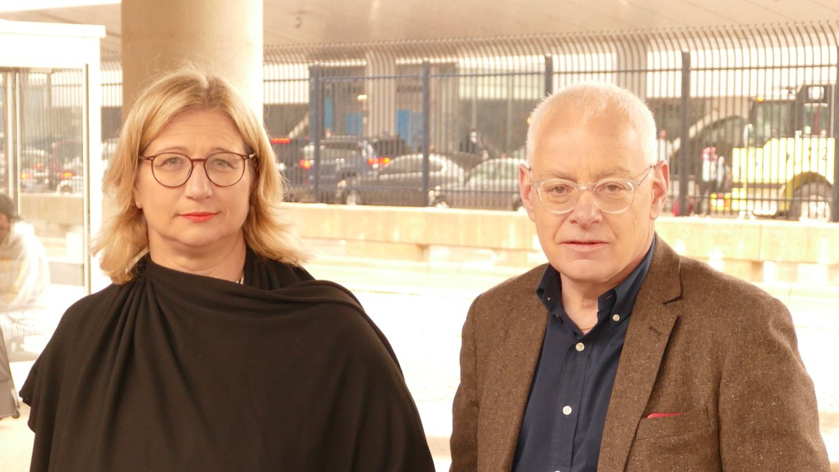 Statement von MPin <a href="/AnkeRehlinger/">Anke Rehlinger</a> nach Gesprächen bei #FORD: „Wir kämpfen für die Arbeitsplätze bei FORD und den Zulieferern in Saarlouis. FORD hat die volle Unterstützung der saarländischen Landesregierung für eine Zukunft am Standort Saarlouis." bit.ly/3GejNWp