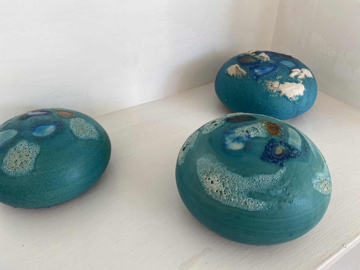 WyndGallery's tweet photo. VIEWPOINTS is showing until Sunday 22nd May.
Don’t miss out 😀
Work by @audreyimber @ceramicsbuyanja @VJohns_art and Anne Hignell.
~
~
#wanderdownthewynd #letchworth #ContemporaryArt https://t.co/0CwxW70PVt