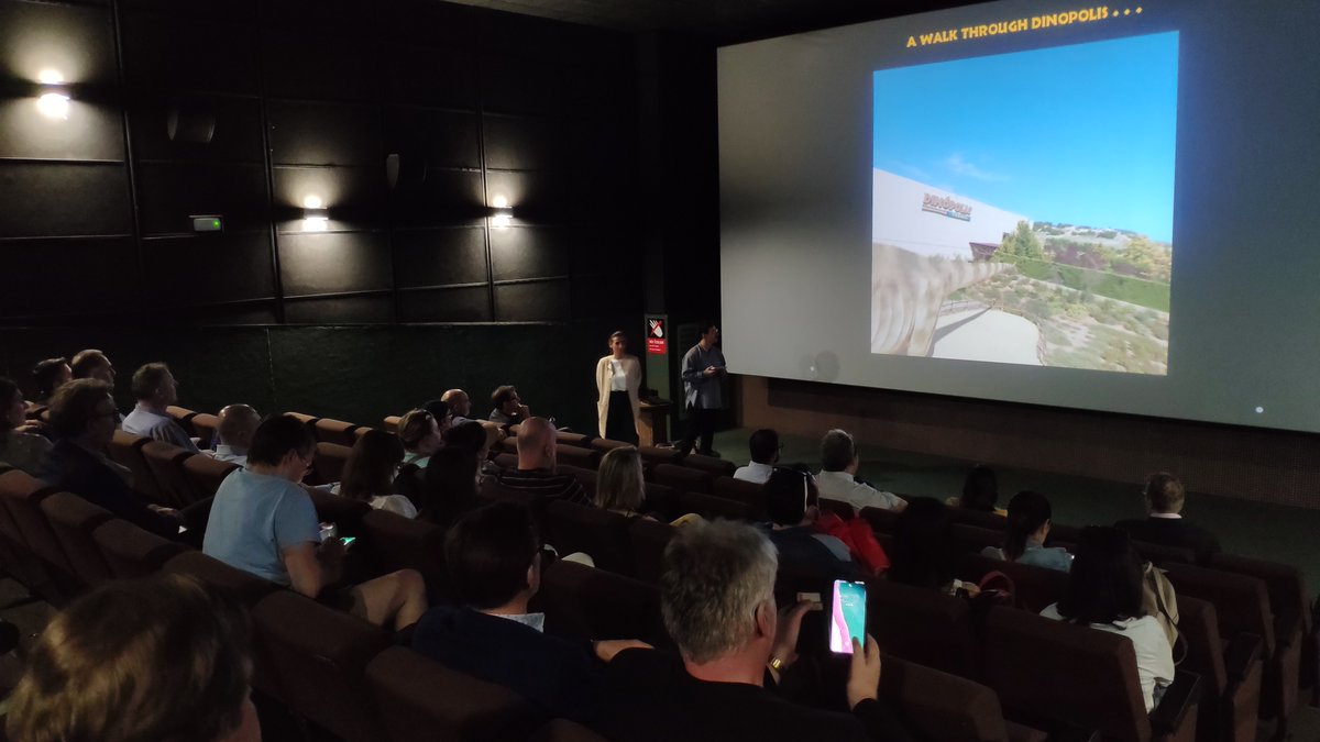 camarateruel's tweet photo. Higinia Navarro, gerente de @DinopolisTeruel  nos recibe y explica al partenariado y partes interesadas del proyecto @SaveRuralRetail  el impacto económico y social que ha supuesto su actividad para la ciudad y Provincia gracias a su presencia en el territorio. https://t.co/ugfBE80yhV