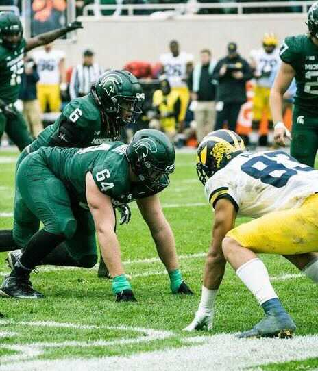 PFF_College's tweet photo. Jacob Slade in 2021:  

🥉 86.1 PFF Grade (3rd among P5 DTs) 
🥉 87.8 Run Defense Grade (3rd)

📸 via @jacobslade_ https://t.co/T7FxqBET5m