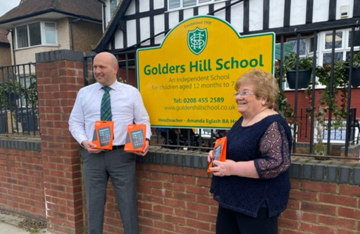 Agents_Giving's tweet photo. A fantastic achievement @stephenbrown54
for the #ComputerForSchools campaign donating over 1030 laptops/tablets in schools & raising £108,749 supported by @Agents_Giving. Lets get to £200k. Read more here to support and get all children connected https://t.co/jPGgglR9tE https://t.co/VJrBz1Y206