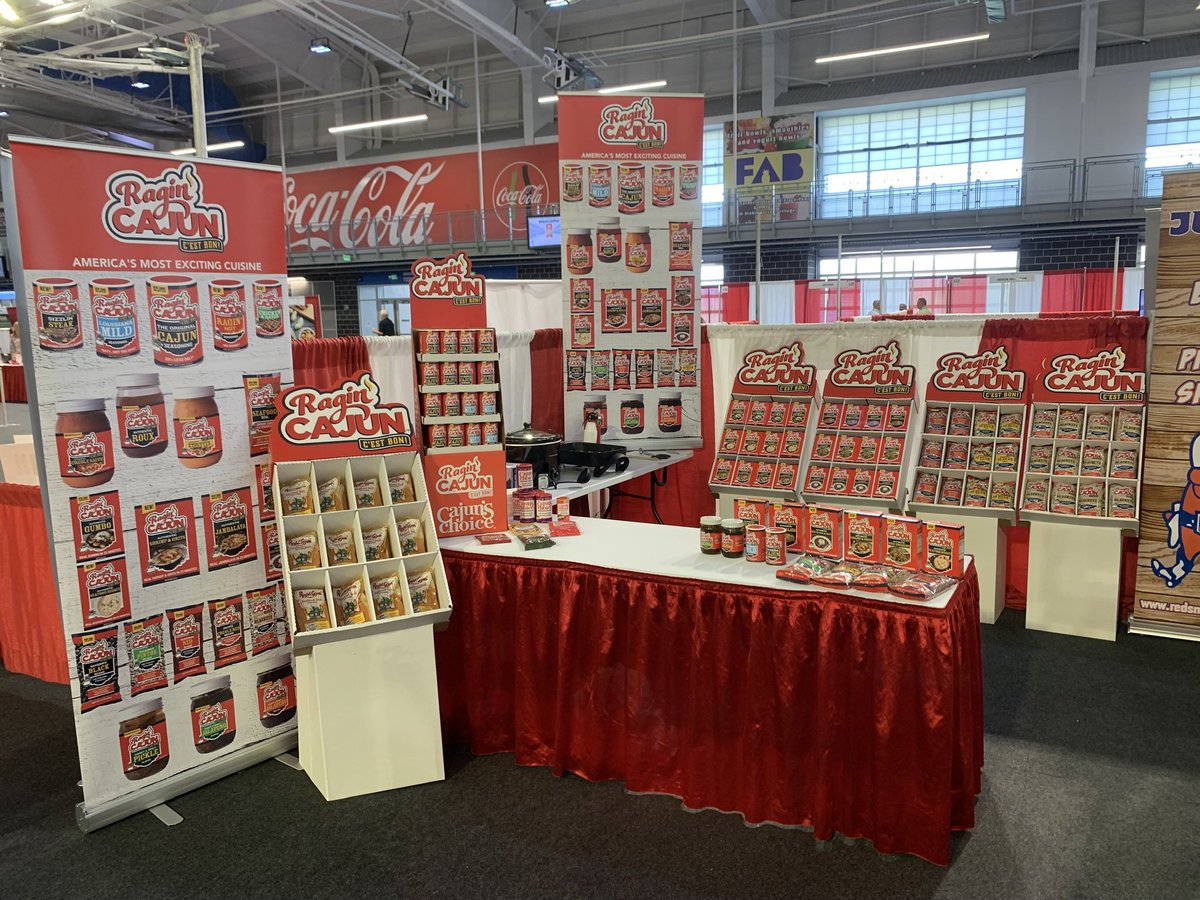 AcadianKitchens's tweet photo. We sure enjoyed bringing the heat to the Piggly Wiggly Food Show in Birmingham, AL!! 🌶🔥

#louisiana #broussard #cajunfood #traditions #delicious #acadiankitchens #louisianalocal #louisianarecipes #louisnanaspices #spices 
#seafood #louisianaseasoning #ragincajun https://t.co/ydpNQmD8u2