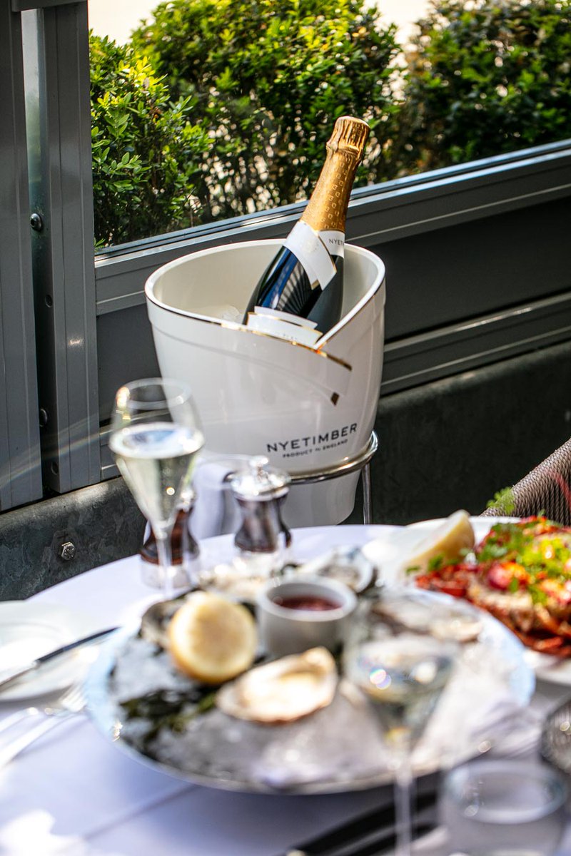 The perfect sunny set up? We think so 🥂 We have some tables available on the terrace today, so book a table and start the weekend early - Santé!