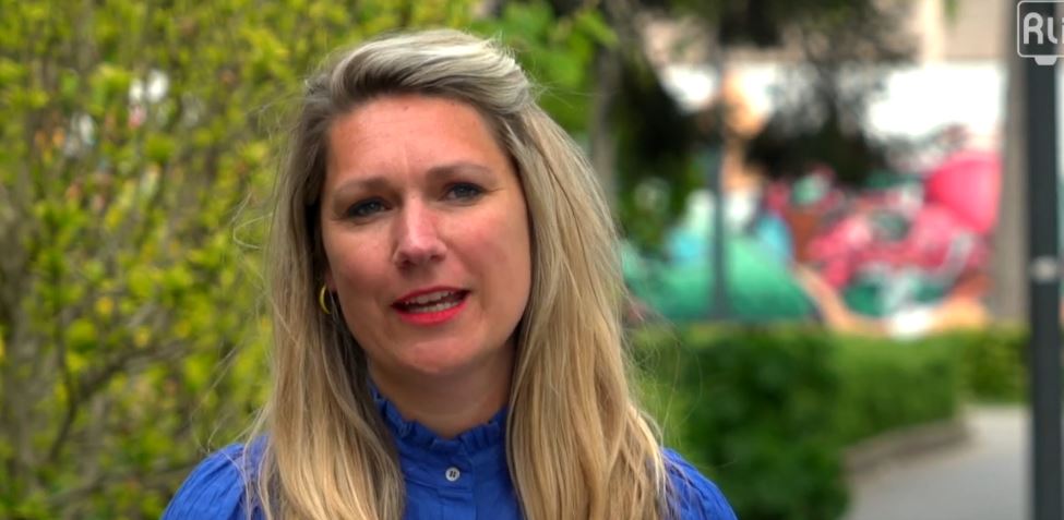 Initiatiefneemster van de stichting Struikroven <a href="/BerniceKamphuis/">Bernice Kamphuis</a> reageert op het #Rli advies #Natuurinclusief Nederland: ’Overheid maak het verplicht dat bij sloop de planten worden gered' #biodiversiteit