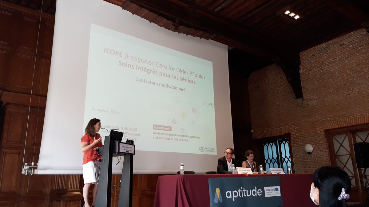 aptitudenetwork's tweet photo. #workshopfinalaptitude À present, @HeleneVillars évoque l'entretien motivationnel dans le programme #ICOPE https://t.co/4vuQj9svIX
