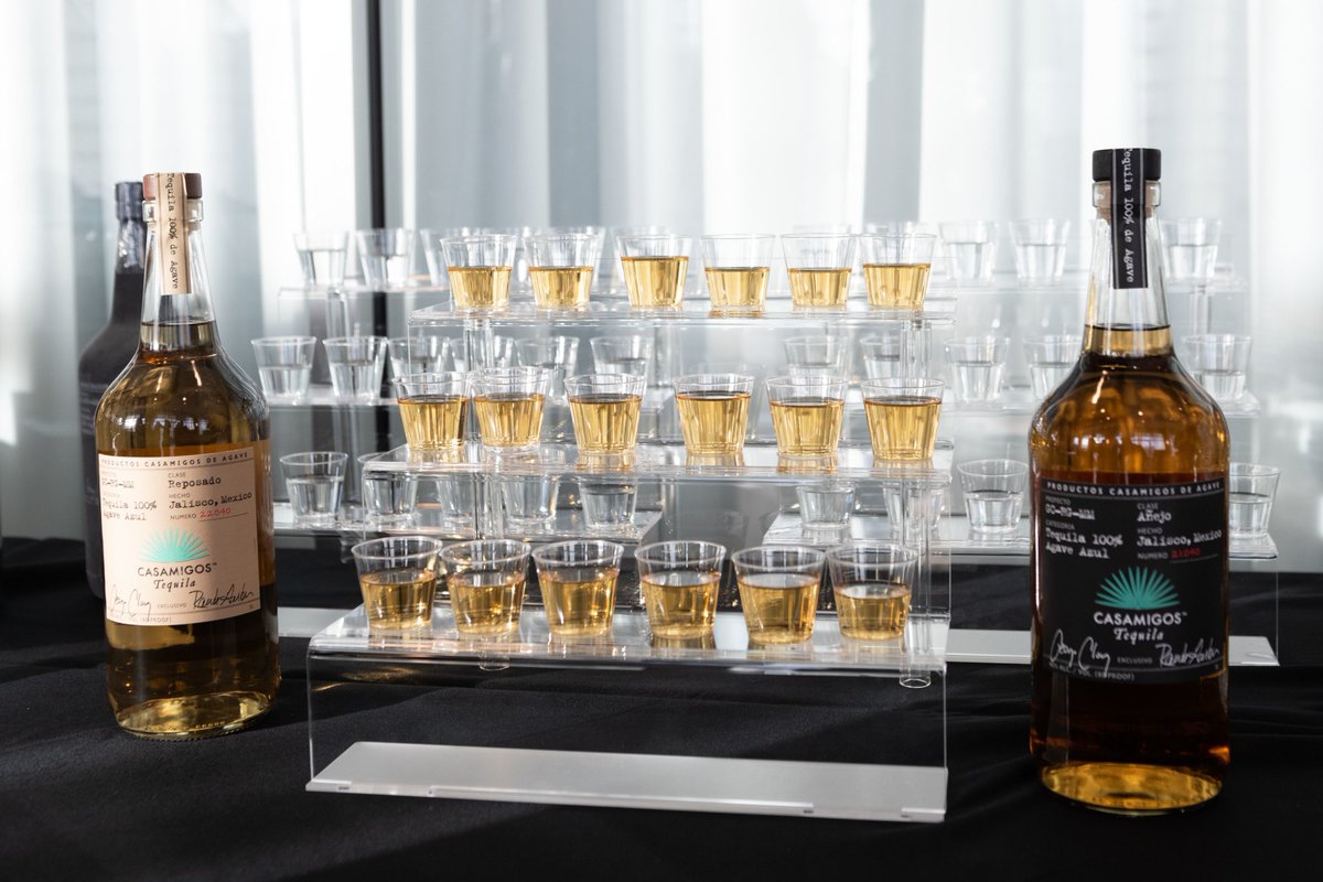 EventCompanySD's tweet photo. One tequila + two tequila + three tequila + four! Nothing like a little Casamigos to get you + your guests to their table. Don't be afraid to go for a signature drink + or even a shot of tequila. #theeventcompany #eventdrinks https://t.co/b6jbMHZYXf