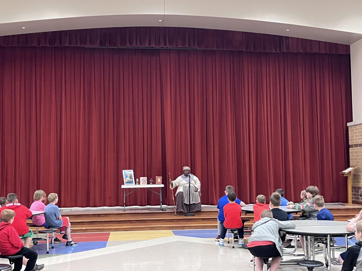 MrsMartin_SES's tweet photo. #ArtsForLearning presentation - Harriet Tubman https://t.co/8aTi2ystDA