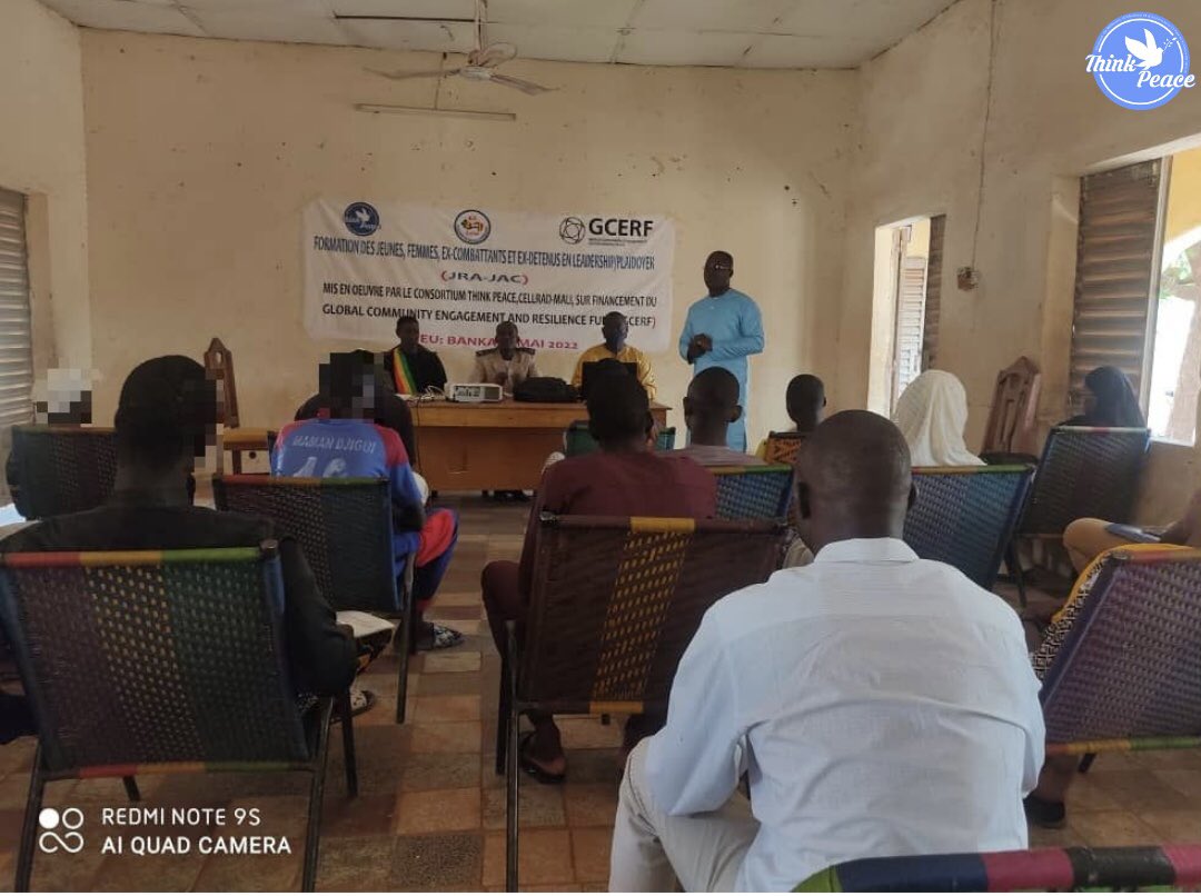 Thinkpeacesahel's tweet photo. Heureuse d’avoir formé avec @CellRadG5Sahel 96 personnes y compris des ex-combattants, ex-détenus , jeunes et femmes de #Koro, #Bankass &amp; #Menaka sur le leadership &amp; le plaidoyer dans le cadre du projet #JRAJAC financé par @theGCERF.
#EndViolentExtremism #Buildingpeace https://t.co/8oFi5Ck52o