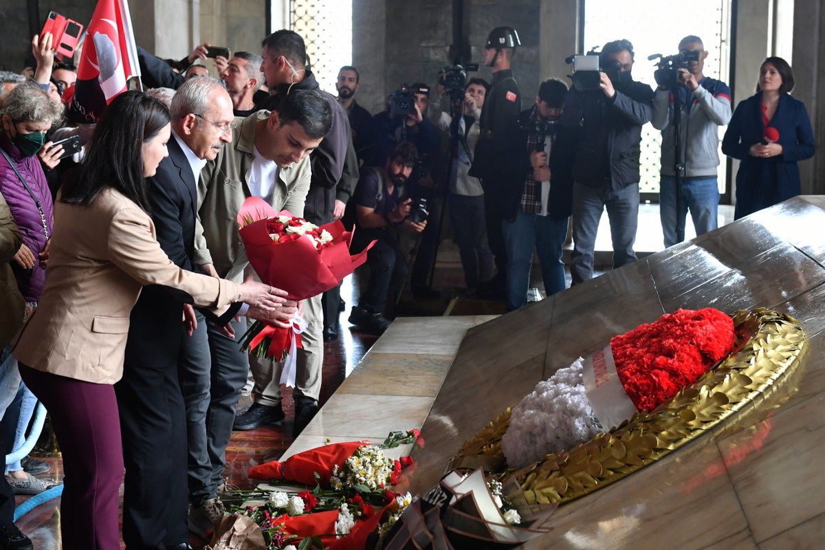 19 MAYIS ATATÜRK'Ü ANMA, GENÇLİK VE SPOR BAYRAMIMIZ KUTLU OLSUN! 🇹🇷

Genel Başkanımız Kemal Kılıçdaroğlu'nun da katılımıyla Büyük Gençlik Yürüyüşümüzü ülkemizin dört bir yanından gelen genç arkadaşlarımızla gerçekleştirdik. 

19 Mayıs'ta #GeleceğeYürü