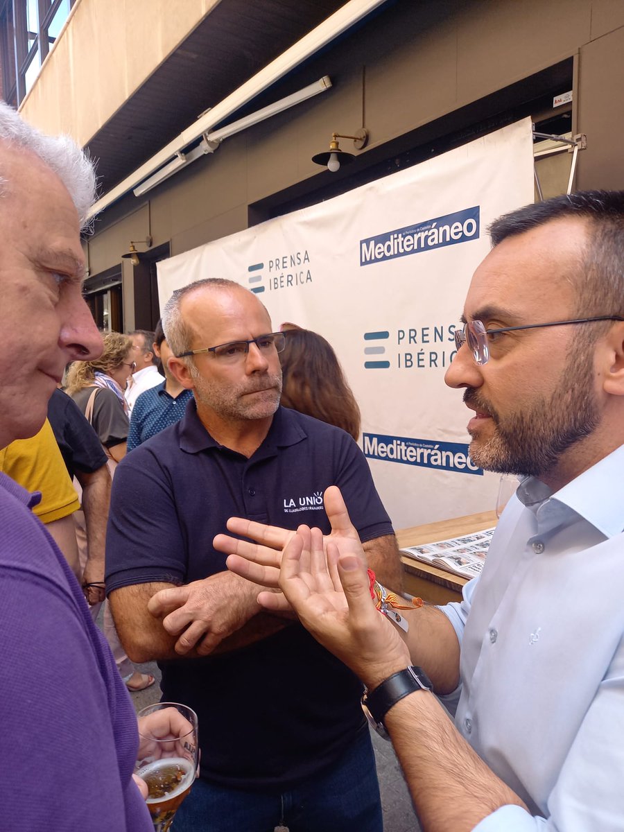 UnioLlauradora's tweet photo. Hui estem de #bodeguetes per les festes de Sant Pasqual de Vila-real. Amb els mitjans comunicació que ens ajuden a difondre les nostres informacions a 👩‍🌾👨‍🌾
#LAUNIÓSomFutur https://t.co/mntuk28ldi