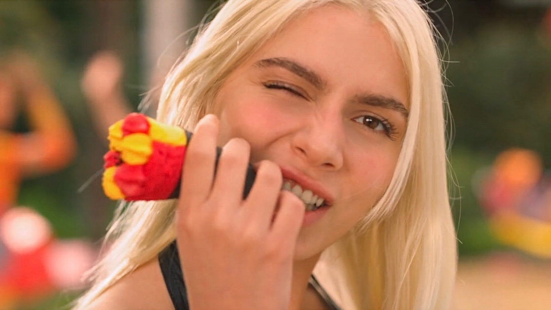 Aleyna Tilki - Aşk Ateşi ❤️‍🔥
[Cornetto Şarkısı • 2022]

video izle:
youtu.be/0l_dhNedleI