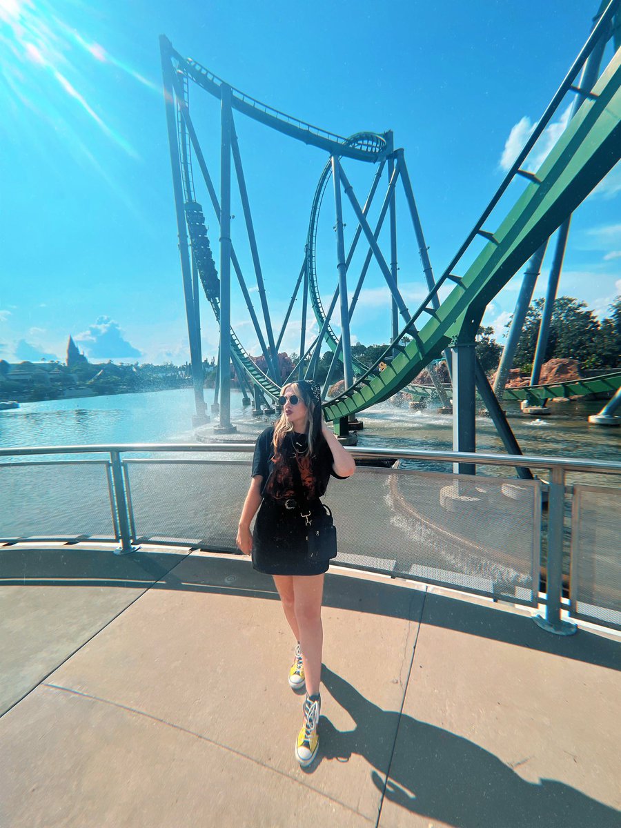 cupcake_coaster's tweet photo. Come to the conclusion that Islands of Adventure is in fact the best theme park in the world. Incredible day here riding world class coasters and dark rides 🎢✨ https://t.co/7l1gimfY7k
