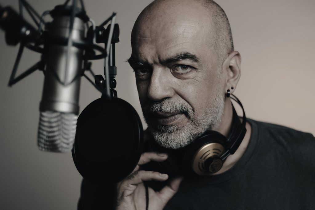 iART_gr's tweet photo. Ο Δημήτρης Χαβρές 'On Stage' - https://t.co/tBqDmSCyLx https://t.co/Mc444iEZIp