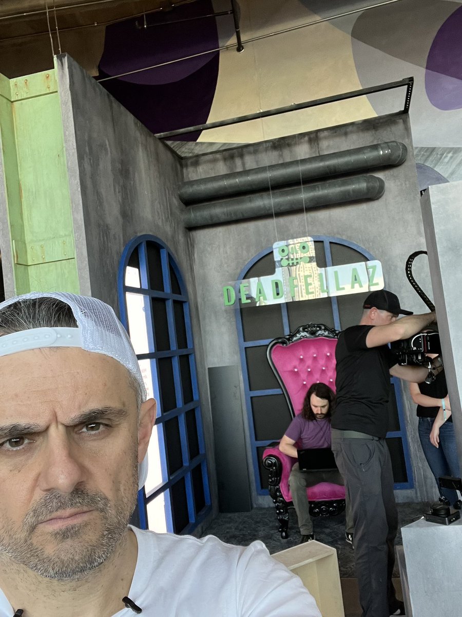 juddkatz's tweet photo. The @VTProDesign setting up our @Deadfellaz booth at VeeCon 👀 @garyvee https://t.co/AP9sDWw9P1