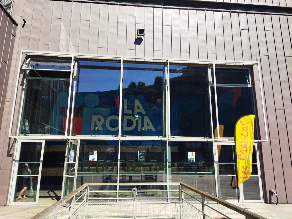 Francasdudoubs's tweet photo. « Mux’music » quatrième édition ! Dans la très belle  de salle de @villedebesancon La Rodia. Six groupes de jeunes issus de Besançon et des environs restituent le travail conduit avec 6 musiciens locaux. Merci aux élus municipaux et @Doubscd25 @bfc_region #CAFpour leur présence https://t.co/cPyrVbjRAC