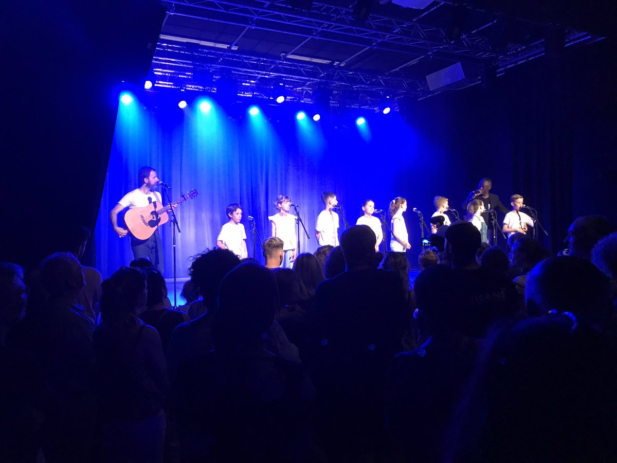 Francasdudoubs's tweet photo. « Mux’music » quatrième édition ! Dans la très belle  de salle de @villedebesancon La Rodia. Six groupes de jeunes issus de Besançon et des environs restituent le travail conduit avec 6 musiciens locaux. Merci aux élus municipaux et @Doubscd25 @bfc_region #CAFpour leur présence https://t.co/cPyrVbjRAC