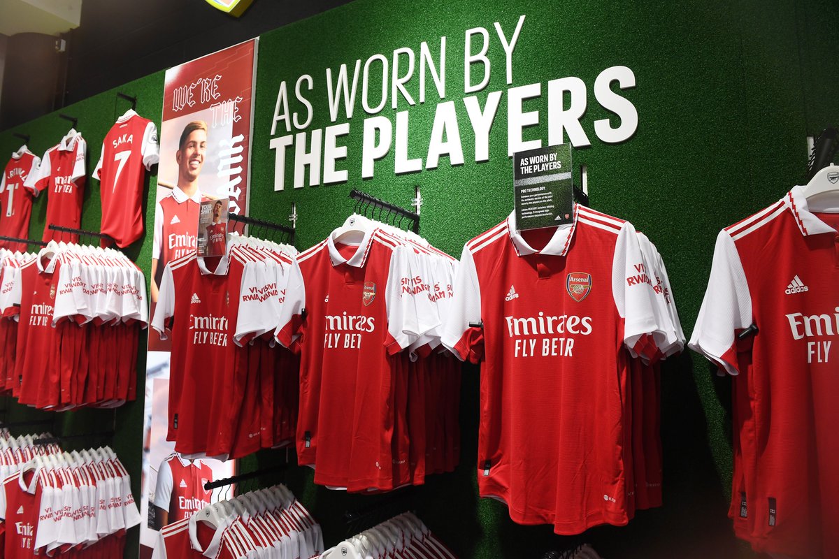 Arsenal's tweet photo. 😍 The Armoury... 

Fully loaded with our brand new 22/23 home kit 🔥 https://t.co/J4Dz9r9BGO