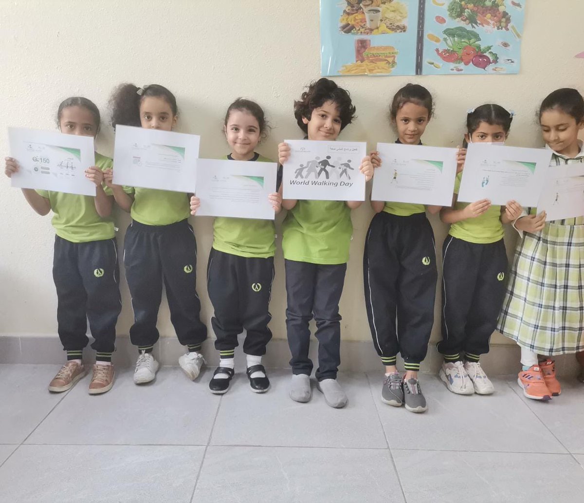 ScienceJazan's tweet photo. #تم بحمد الله وتوفيقة اليوم الخميس 1443/10/18هـ تفعيل البرنامج الصحي "#المشي " في مدارس علوم جازان العالمية وتوضيح  بأهمية رياضة المشي لما لها من فوائد تعود على الجسم بالنفع.
ورفع وعي المجتمع وتحفيز أفراده على اتباع سلوك صحي، وجعله عادة في حياتهم اليومية https://t.co/dnRIvF78hg
