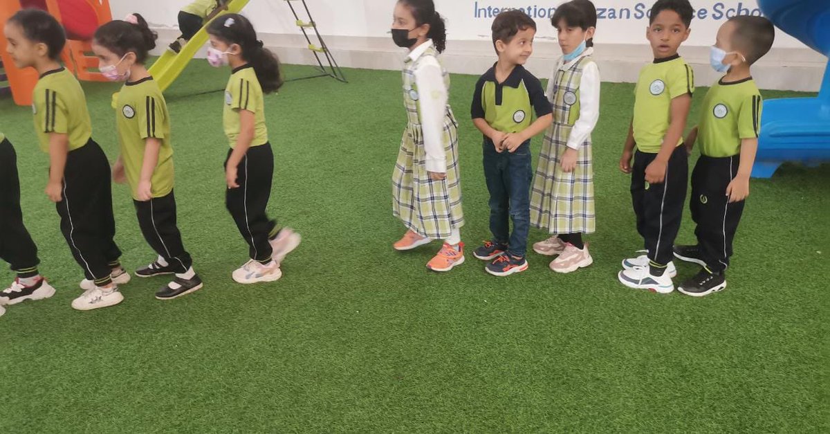 ScienceJazan's tweet photo. #تم بحمد الله وتوفيقة اليوم الخميس 1443/10/18هـ تفعيل البرنامج الصحي "#المشي " في مدارس علوم جازان العالمية وتوضيح  بأهمية رياضة المشي لما لها من فوائد تعود على الجسم بالنفع.
ورفع وعي المجتمع وتحفيز أفراده على اتباع سلوك صحي، وجعله عادة في حياتهم اليومية https://t.co/dnRIvF78hg