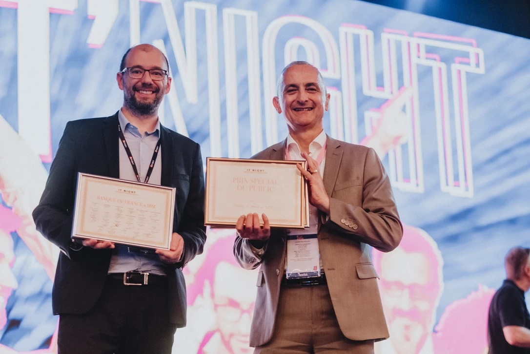 #TBT #TrophéesITNight Le 16 mai dernier, la Banque de France s'est vue décerner 2 prix pour ses travaux sur la #blockchain, mis en œuvre dans ses expérimentations #MNBC : le trophée d’argent et le prix spécial du public. 🏆💪 #thread 👇