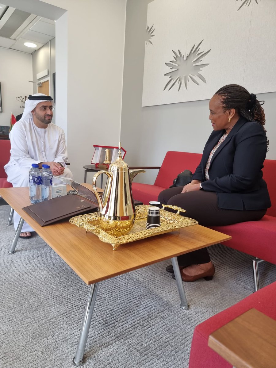 UbaloziSweden's tweet photo. Mhe. Balozi Grace Olotu asaini kitabu cha maombolezo kwenye Ubalozi wa Umoja wa Falme za Kiarabu (UAE) nchini Sweden kufuatia kifo cha Rais wa UAE, Sheikh Khalifa bin Zayed Al-Nahyan https://t.co/SwTImROyQm