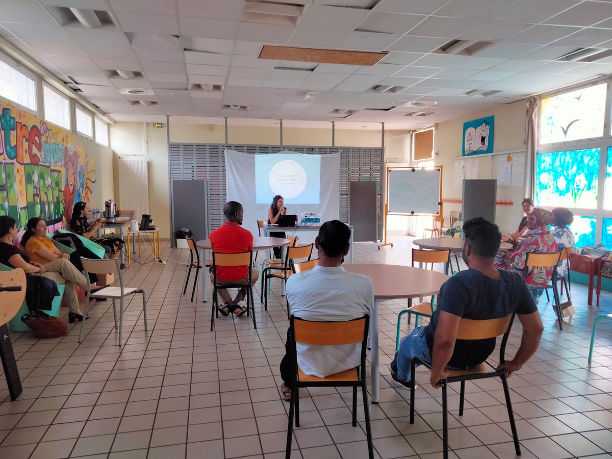 HavezMedias's tweet photo. Café des parents ce mardi 17 mai à la  maison de parents autour de l'éducation sexuelle et affective. Un beau moment d'échange entre parents grâce à Comitys! @Cite_educ_Creil https://t.co/WKl86WxeEX