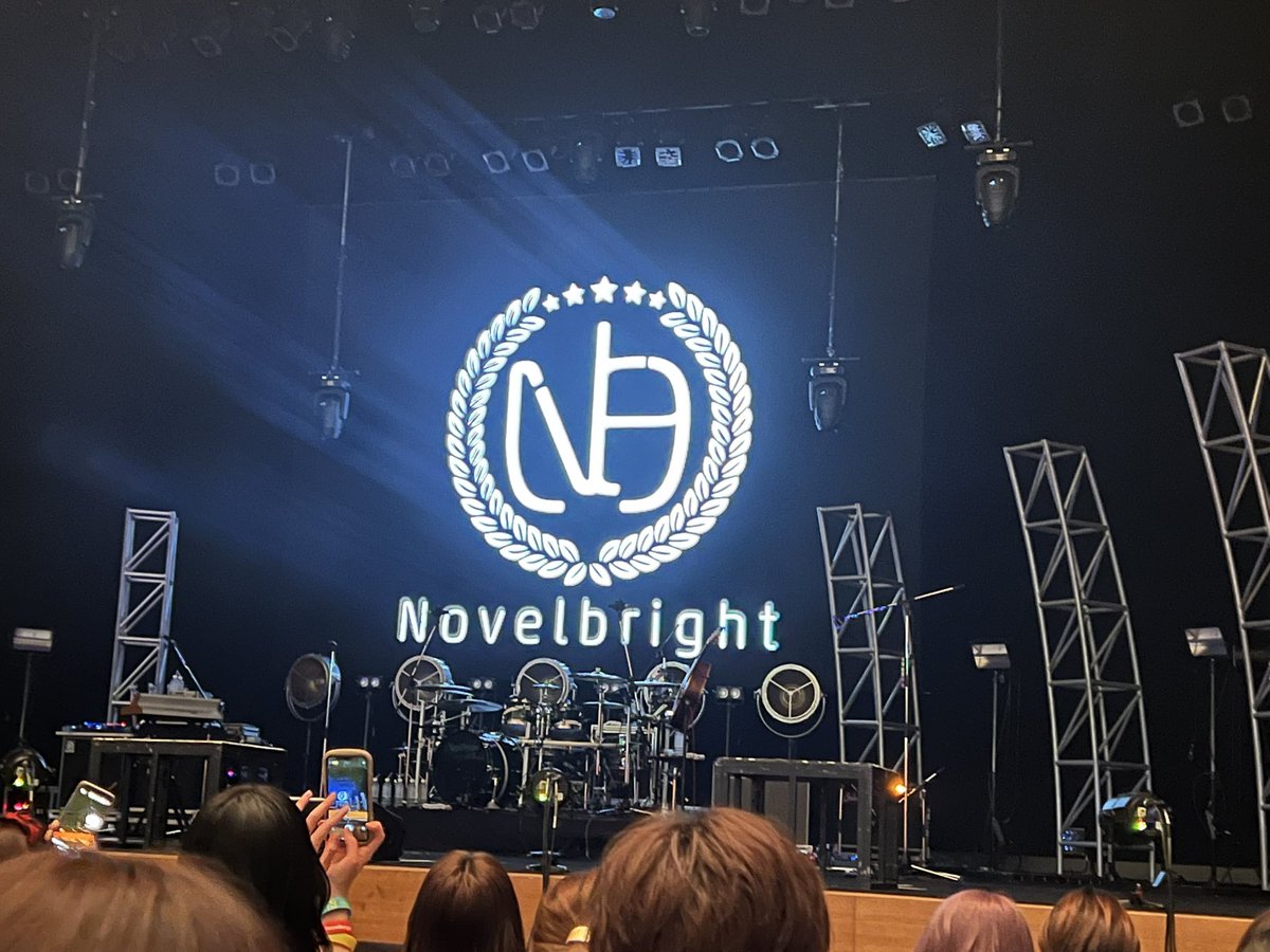 sss_achan's tweet photo. 🚩Novelbright×名古屋
今回のツアー最後の遠征
でした😭💙
今日もめちゃくちゃ楽しかったし
ラストで滝汗🤣🤣
毎回ジャンプし過ぎてしまいます笑
次はラストの武道館2days🥰
1ヶ月会えないけど頑張ります😭 https://t.co/2Xo7c8RVzd