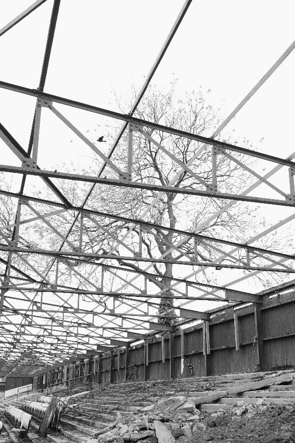 Just gonna twang the old heartstrings a bit with a low res mono of this morning's #ycfc work. Incredibly lucky to be able to be part of making a record of the place that generations of Yorkies put their time, their soul and their patient support into over many, many years...