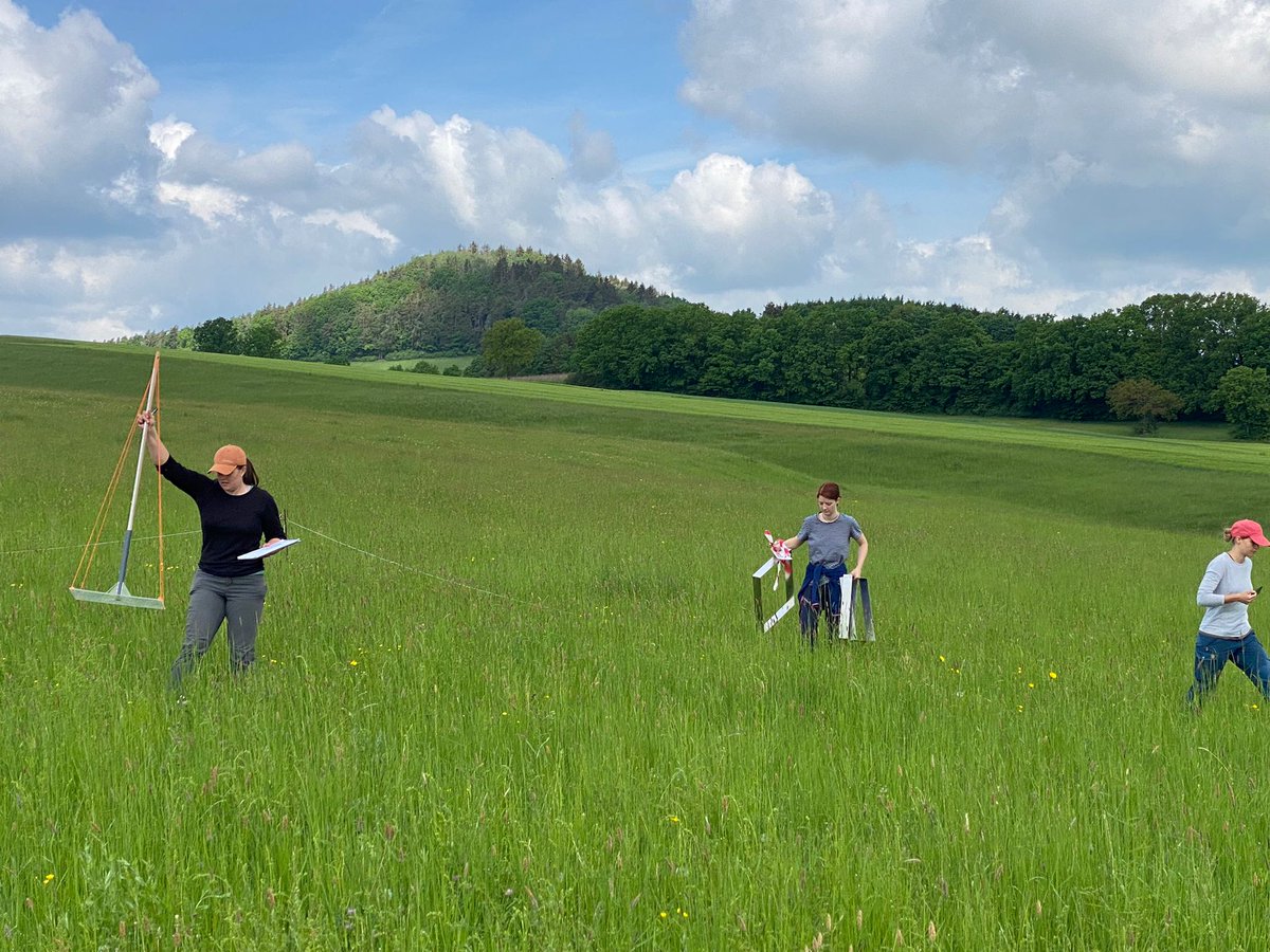 DisturbanceEco1's tweet image. Tracking of #Land use intensity using #drones Jentsch lab and KIT and #SusAlps project funded #DFG 3rd phase with wwl-web.de for high-resolution imaging. More on the website susalps.de Sample collection.......after drone imaging