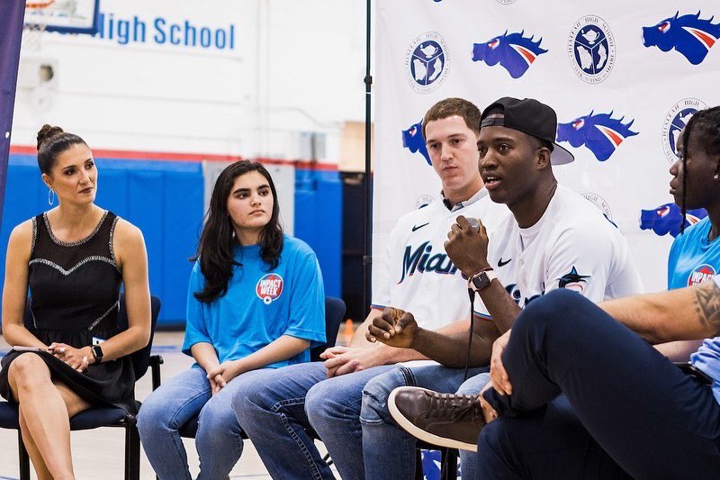MarlinsImpact's tweet photo. The Miami Marlins Foundation continued making a difference during Impact Week by hosting a Great Minds Great Athletes celebration presented by @BallySportsFL at Hialeah High School. https://t.co/kj5FxGCxRI