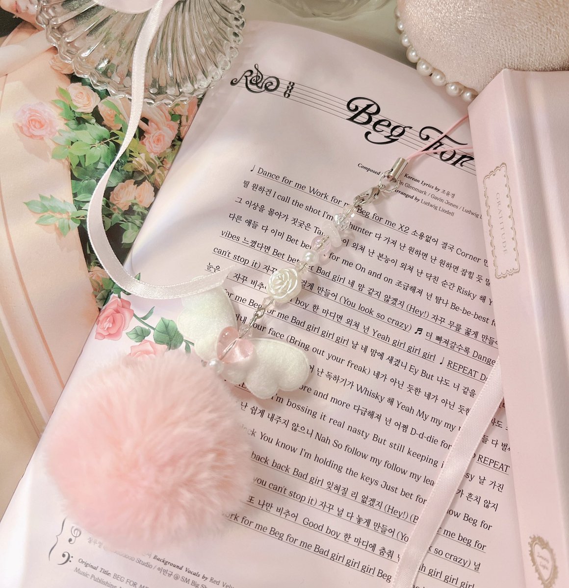 the17thgod's tweet photo. princess collection! ♡
ราคาน่ารัก 70บาททั้งสองแบบค่ะ 
เปิดพรีออเดอร์วันที่ 20 น้า สนใจเฟบไว้ได้เลยคับเดี๋ยวเค้าเรียกตอนเปิดพรี 🤍💌 https://t.co/OQTCzOOA0q