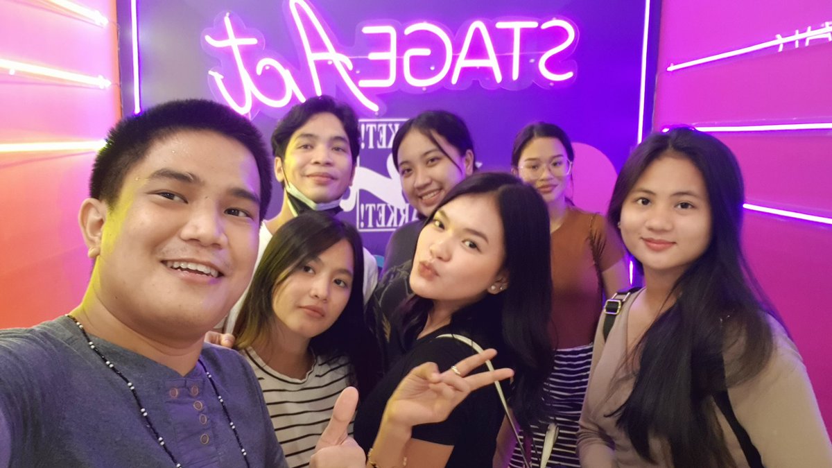 servinongemo's tweet photo. Its a fun filled day filming.

#RORFam https://t.co/JiRhy0vZSr