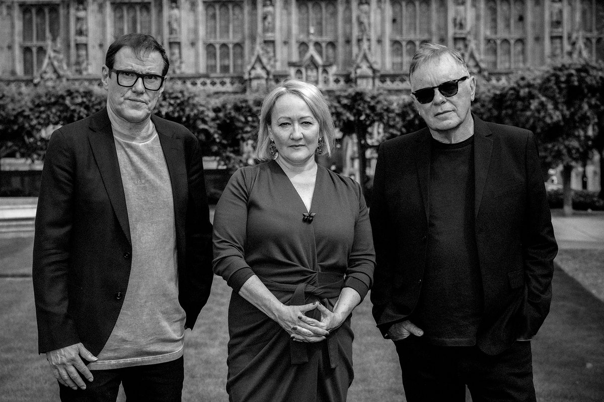 Yesterday, Bernard and <a href="/stephenpdmorris/">stephen morris</a> were joined by <a href="/KerryMP/">Kerry McCarthy</a>, <a href="/theCALMzone/">CALM</a> CEO Simon Gunning and <a href="/AndyBurnhamGM/">Andy Burnham</a> to talk about suicide prevention and the ongoing mental health issues in the UK, at Speaker’s House at the Houses of Parliament [THREAD]