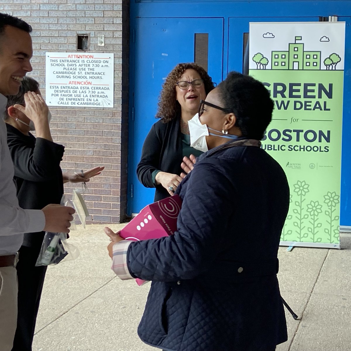 Boston <a href="/MayorWu/">MayorWu</a>, BPS Superintendent @BCassellius, AFT President <a href="/rweingarten/">Randi Weingarten 🇺🇸 🖇️👩‍🎓📚</a>, and BTU President <a href="/JessJTang/">Jessica Tang @jessjtang.bsky.social</a> holding a press conference right now w/ <a href="/HMS1869/">Horace Mann School for the Deaf & Hard of Hearing</a> Head of School Dr. Michelle Eisan-Smith to discuss launching the Green New Deal, the City's plan revitalize <a href="/BostonSchools/">BostonPublicSchools</a>.