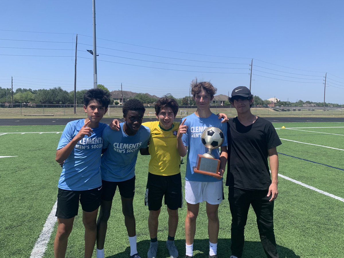 Rangers_Futbol's tweet photo. A team of freshman take down some heavy favorites in our annual Tournament of Offseason Legends! #YoungButReady #LetsRide https://t.co/1lRhjeDYJb