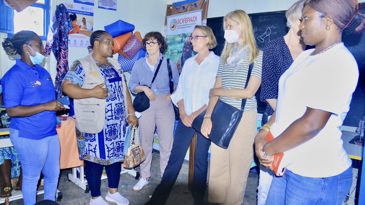 sofepadi's tweet photo. #Ituri 
Une délégation de @UNOCHA Donor Support Group a visité l’espace sûr SALAMA installé au CS BIGO.
Cet espace que ns appuyons en partenariat avec @UNFPARDC sur financement @UNCERF ,assure la prise en charge SocioEcque,le soutien Psycho individuel et collectif des survivantes https://t.co/D4oBfpriQu