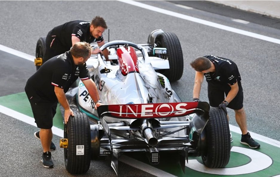 TheNoosh7447's tweet photo. #WTF1 @MattyWTF1 @JimmyBroadbent 
 Merc's new spec tyres https://t.co/sgEVrP0rYP