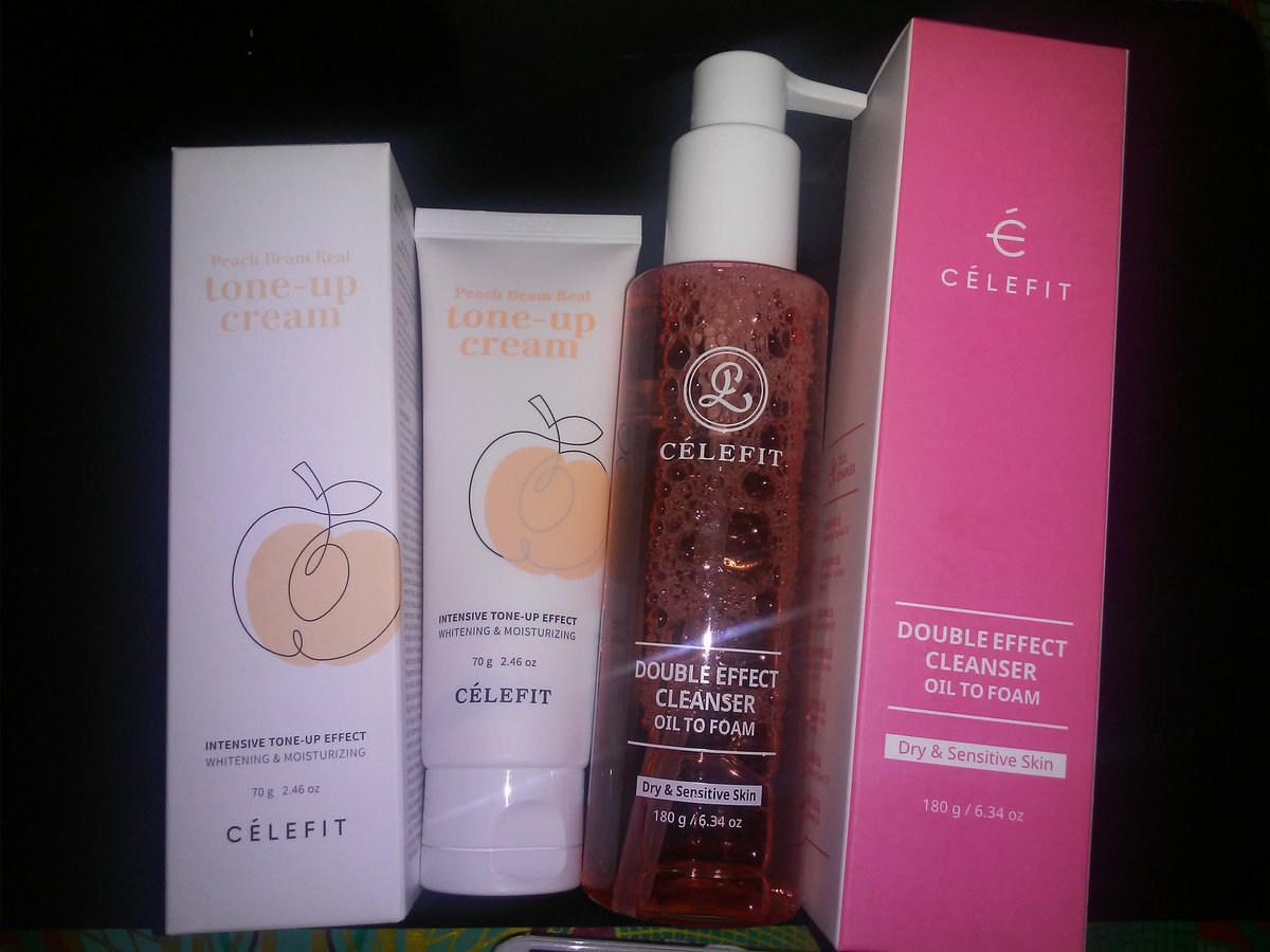 vera_sylv's tweet photo. ✨EASY TO GLOW UP✨

Halo, aku mau ajakin kalian kenalan sama dua produk keceh dari @celefit_id nih.
Yaitu: Célefit tone-up cream &amp; Célefit Double Efect Cleanser.

#GlowUpWithCelefit 
#RacunSkincare
#BeautyProduct
#SkincareKaumRebahan
#EasyToGlow https://t.co/TleUJRo9NN