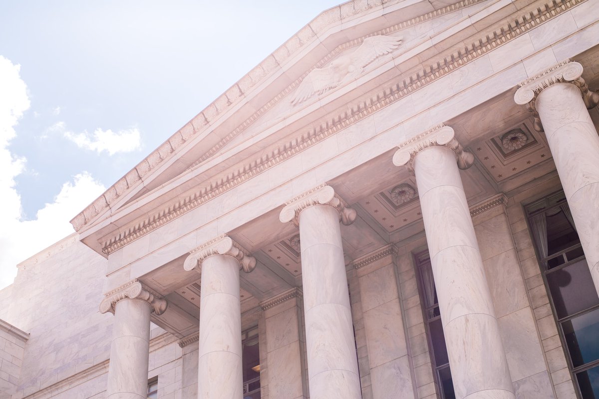 TaxNotes's tweet photo. The government has joined the taxpayer and interest groups in asking the Supreme Court to resolve a circuit split and address a dispute over what constitutes a non-willful violation of #FBAR duties. https://t.co/lqLczQmbni https://t.co/B31fUC755p