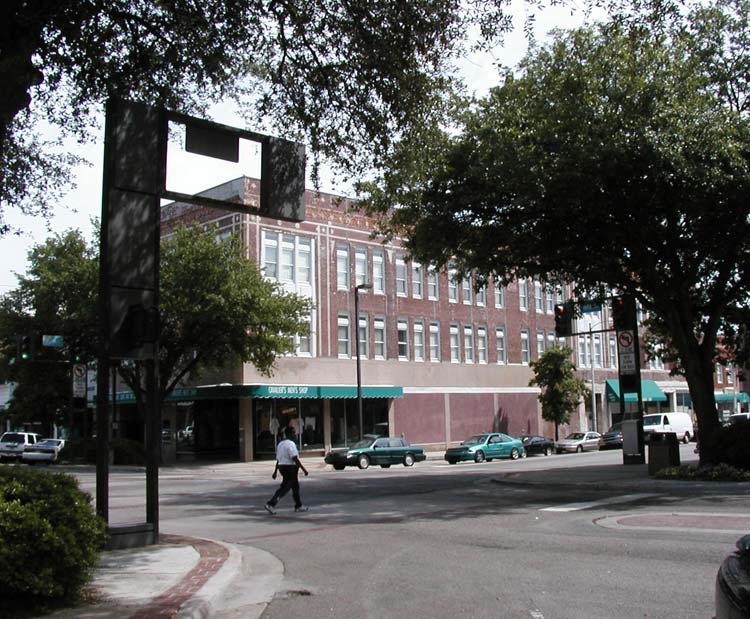 CapitolPlaces's tweet photo. We have 2 bedrooms available at Berry's! Call today.
(803) 779-5171
https://t.co/s8EZq3lrgO
https://t.co/wtKbnZn2e0
.
.
.
#CapitolPlaces #apartmentlife #downtownliving #syncoproperties #mainstcolasc #mainstdistrict
#realcolumbiasc #discoversc #columbiyeah #columbia #sc https://t.co/S0v42I17gj