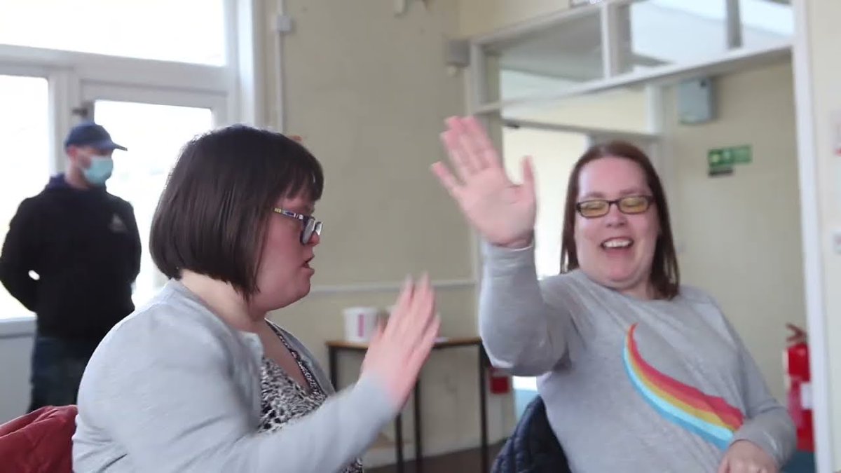 Leadthewaycald's tweet photo. Lead the Way are very excited to share with you 'My Heart Says' - a special video project created by Verd de Gris Arts! Learn about our experience as our Art Group members share what makes them happy ✨📽️ what does your heart say? ❤️  @verddegris   https://t.co/hf7ko6we3a https://t.co/ipleEygPQB