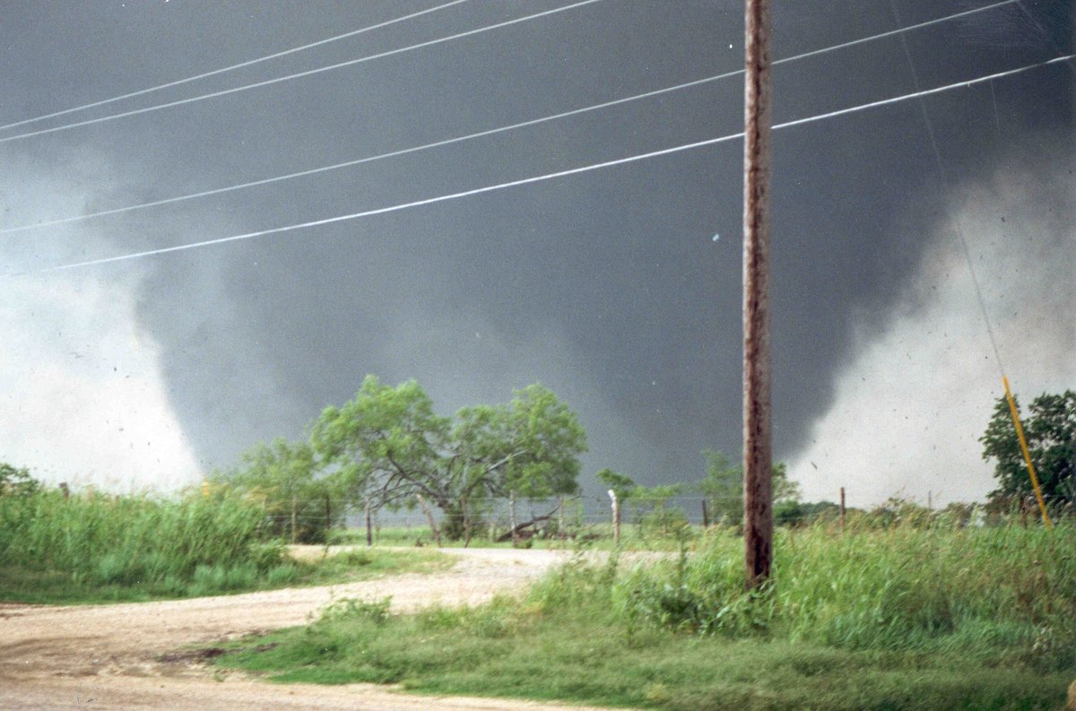 NWSSanAntonio's tweet photo. On May 27, 1997 twenty tornadoes ravaged Central Texas. This included a F5 that struck Jarrell, the last tornado of this rating to have occurred in Texas. On this 25 year anniversary we remember this infamous day through this new, interactive page: https://t.co/BfZp9QR6tX https://t.co/zHKZyJe0oX
