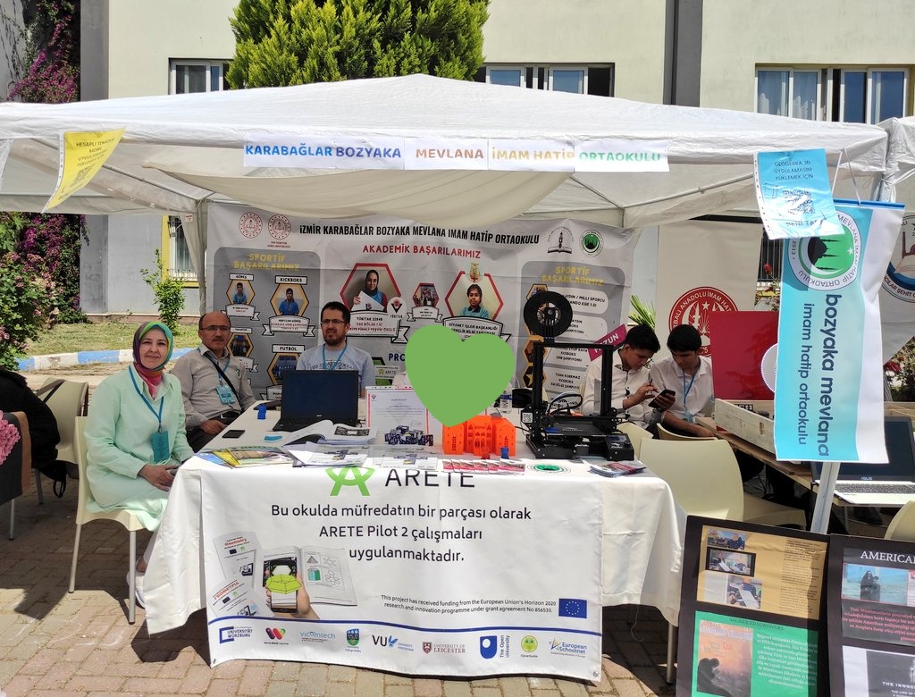 HGnay3's tweet photo. İmam Hatipler Bilim ve Kültür Şenliği'nde @ARETEH2020 , #etwinning ve ödüllü @Tubitak 2204B Matematik projemizle biz de yerimizi aldık. @AretePilot2TR #etwinning  #imamhatip https://t.co/t8h1TlKX6D
