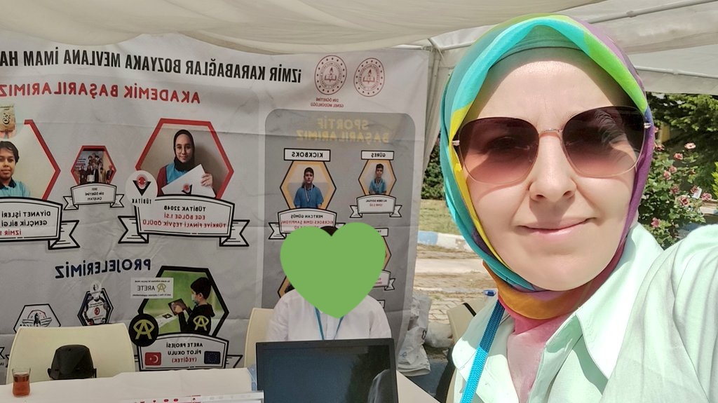 HGnay3's tweet photo. İmam Hatipler Bilim ve Kültür Şenliği'nde @ARETEH2020 , #etwinning ve ödüllü @Tubitak 2204B Matematik projemizle biz de yerimizi aldık. @AretePilot2TR #etwinning  #imamhatip https://t.co/t8h1TlKX6D